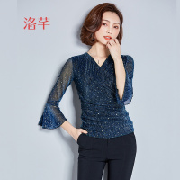 洛芊2018新款女装春夏装交叉V领七分喇叭袖显瘦亮片网纱打底衫上衣服