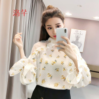 洛芊2018春季新款女装韩版宽松网纱露肩长袖雪纺衫时尚碎花百搭上衣潮