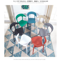 尋木匠现代简约塑料椅子北欧餐椅靠背椅家用创意餐桌彩色加厚休闲牛角椅