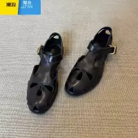 聚范版~复古镂空包头罗马凉鞋女粗跟百搭一字扣带英伦圆头猪笼鞋