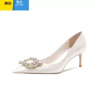 聚范新款rv白色高跟鞋婚鞋女不累脚缎面主婚纱法式粗跟平底伴娘新娘鞋