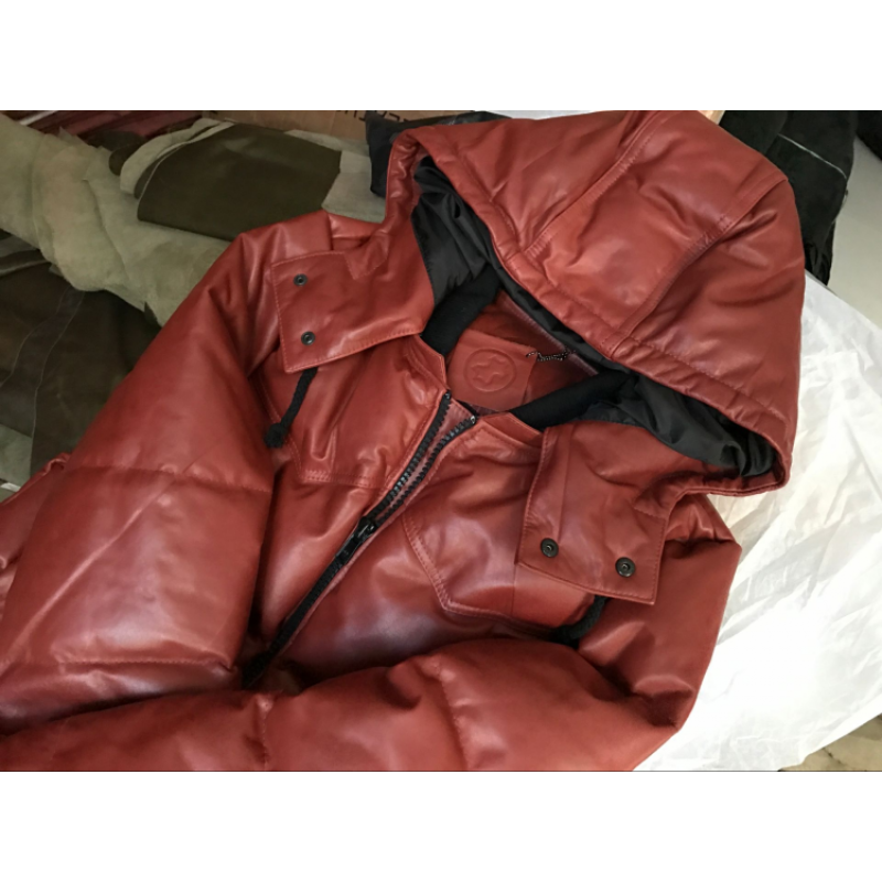 意大利蜡染植物染色鞣制小胎牛皮90白鸭绒加厚男皮衣皮羽绒服砖红色