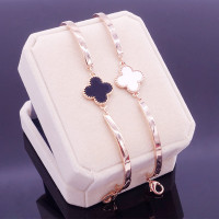 韩版气质黑色白色四叶草手镯手环开口欧美夸张夜店金色女手链时尚韩国生日礼物