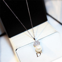 新款韩版欧美仿珍珠镶水钻钛钢锁骨链短款皇冠珍珠项链女吊坠装饰银链子配饰品礼物