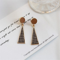 韩国秋冬925纯银皮质圆圈气质千鸟格细长三角形耳环修脸型个性百搭长款耳坠饰品女网红潮人耳饰