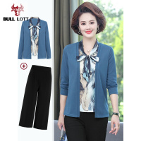 公牛乐途2021妈妈春装打底衫长袖T恤洋气显瘦中老年女装假两件套装宽松女上衣