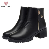 公牛乐途2021妈妈靴子女冬季中粗跟短靴真皮年新款加绒保暖中老年女士皮鞋