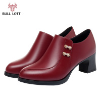 公牛乐途2021妈妈鞋子软底春秋款单鞋女鞋新款中年中老年中跟真皮春季皮鞋