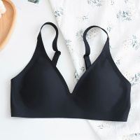 可莉允果冻柔软法式简约无痕光面薄款文胸无钢圈聚拢一片式内衣大胸显小胸罩