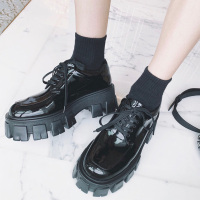 金三志刘雯同款鞋2021春新款漆皮大头松糕鞋女学院风厚底系带英伦小皮鞋休闲鞋