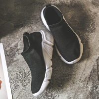 金三志弹力袜子鞋情侣新款一男一女韩潮鞋2021春飞织运动鞋百搭透气男鞋休闲鞋