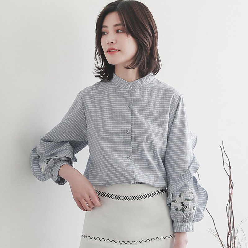 2018春季新款韩版女装条纹衬衫女长袖刺绣立领衬衣宽松灯笼袖上衣