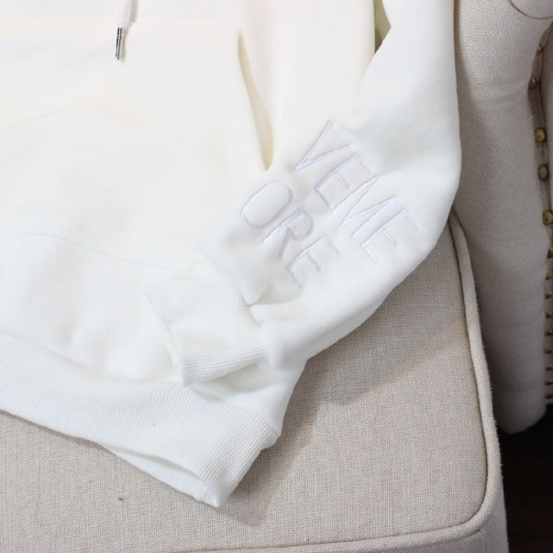 新款式韩国柔软丝绒连帽卫衣袖口刺绣字母秋冬加绒黑白色套头外套女