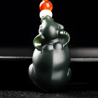 和田玉生肖牛玉坠新疆青玉细料男士女士立体雕刻牛玉吊坠玉石挂件炫石为玉附证书