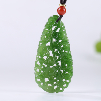 [花开五福]俄罗斯老坑苹果绿碧玉吊坠玉坠梅花镂空挂件天然玉石