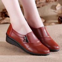 春秋软底坡跟休闲皮鞋女鞋中老年妈妈鞋单鞋平底防水工作鞋懒人鞋