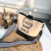 桂兰珊（Guilanshan） 米苏水桶包女2020新款百搭女士包包大容量单肩宽肩带字母斜跨女包