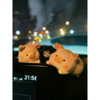 可爱网红小猪汽车摆件车载公仔车内饰品创意个性车上装饰用品高档