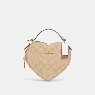 蔻驰(COACH) Heart Crossbody In Signature Canvas 经典百搭心形斜挎包单肩包