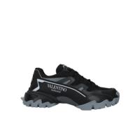 华伦天奴(Valentino)黑色休闲运动鞋金属VLOGO系带女款跑步鞋户外