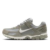 耐克(NIKE)男子板鞋透气舒适休闲鞋时尚潮流运动鞋锌合金VOMERO5