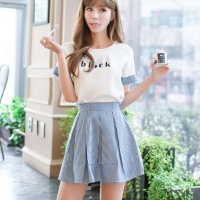 春夏新款两件套女装时尚学院风白色上衣+条纹短裙如图