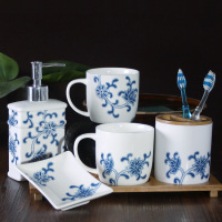 中式青花创意陶瓷卫浴四五件套浴室洗漱用品带手柄牙杯牙具套件青花创意2杯1牙架1皂碟1瓶1竹托壹德壹