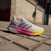 Adidas 阿迪达斯 Ultraboost 5 新款跑鞋女减震防滑舒适户外运动鞋 ID8840