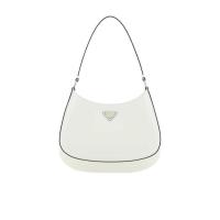 女款亮面皮革单肩包 简约弧形设计时尚轻盈 适合日常使用