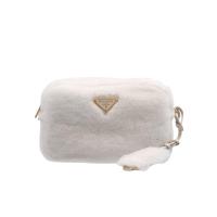 小羊皮金属徽标可调节单肩包都市通勤手提斜挎两用包