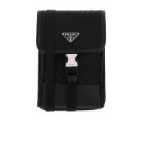 男士可调式颈挂手机包 再生尼龙与涂珐琅金属徽标结合