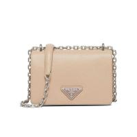 链饰肩袋米色皮革时尚街头风格女包磁扣拉链设计