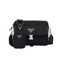 普拉达(PRADA)织物皮革拼接可拆卸肩带男士单肩包多功能休闲商务