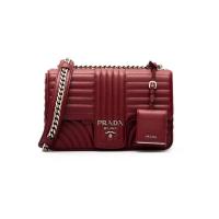 普拉达(PRADA)红色真皮链条单肩包衍缝设计磁吸开合多功能可调节