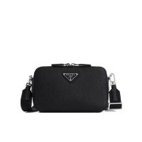 普拉达(PRADA)小牛皮男士单肩包时尚耐用多功能可调节肩带商务休