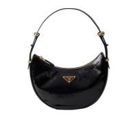 普拉达(PRADA)女款单肩包金属五金珐琅徽标拉链闭合小巧便携通勤