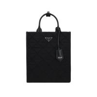 普拉达(PRADA)女士单肩包时尚菱格绗缝三角形斜挎包轻便耐用通勤