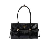 普拉达(PRADA)女士翻盖单肩包皮质手柄金属硬件磁吸闭合多功能休