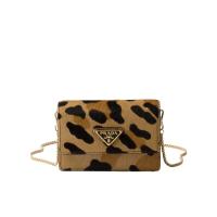 普拉达(PRADA)女士单肩包小巧便携皮革单肩斜挎包多功能卡包链条