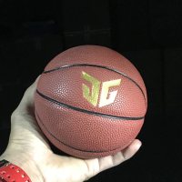 吉锐篮球和JG军哥 OVERHABIT 礼品球小号吸湿篮球防滑真皮手感1号篮球lanqiu哪个好_对比区别_参数对比-苏宁易购