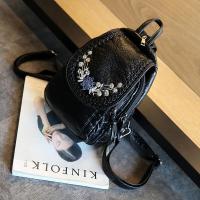 2018新款韩版潮时尚水洗软皮双肩包女百搭刺绣休闲小背包女士胸包