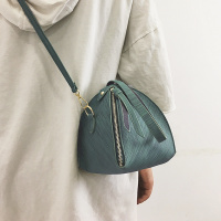 小包2018春季新款单肩斜挎包复古手提包迷你粽子女包三角包手拎包