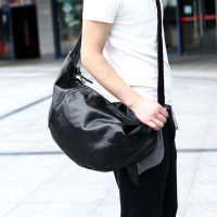 2018新款男包 复古 韩版男包 旅行大包单肩包休闲包饺子包斜挎包