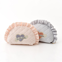 软绵绵爱心刺绣荷叶边百搭大手拿包化妆包内衣收纳包半圆包