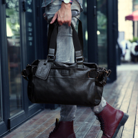 香港潮牌斜挎包男包手提包韩版单肩包男士背包大包休闲旅行包