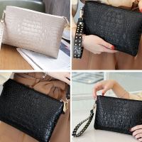 2017秋冬上新女手拿包女2017新款韩版个性时尚大容量百搭潮包手抓