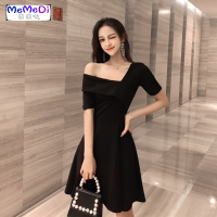 礼服裙夏装2020新款女时尚露肩显瘦连裙气质收腰厌世风黑裙