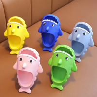 儿童拖鞋魅扣夏男童女童鲨鱼可爱软底洗澡室内家居小孩宝宝凉拖鞋