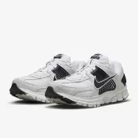 NIKE/耐克男鞋ZOOM VOMERO运动鞋跑步鞋 FB9149-101 C