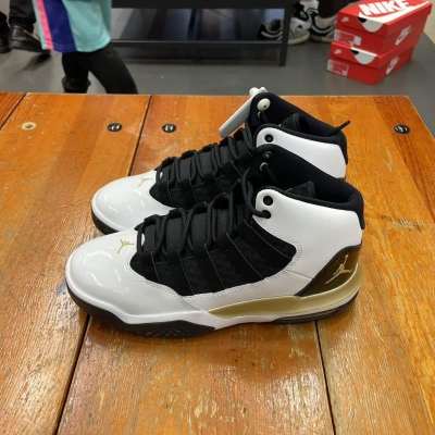NIKE耐克篮球鞋JORDAN舒适耐磨青少年运动鞋CQ9544-100 D